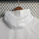 Jaqueta Corta Vento Manchester United 23/24 - Branca - KARIOCA MULTIMARCAS